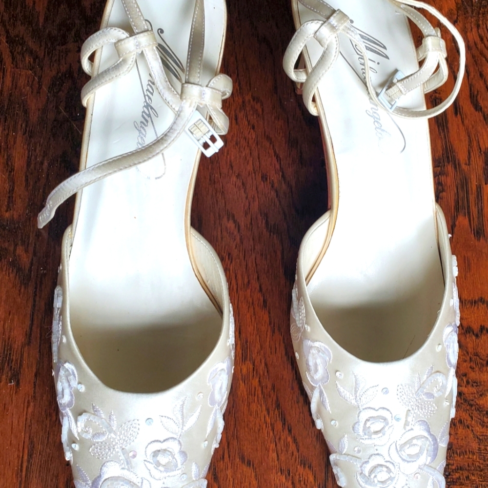 Woman Satin and Rhine Stone Shoes